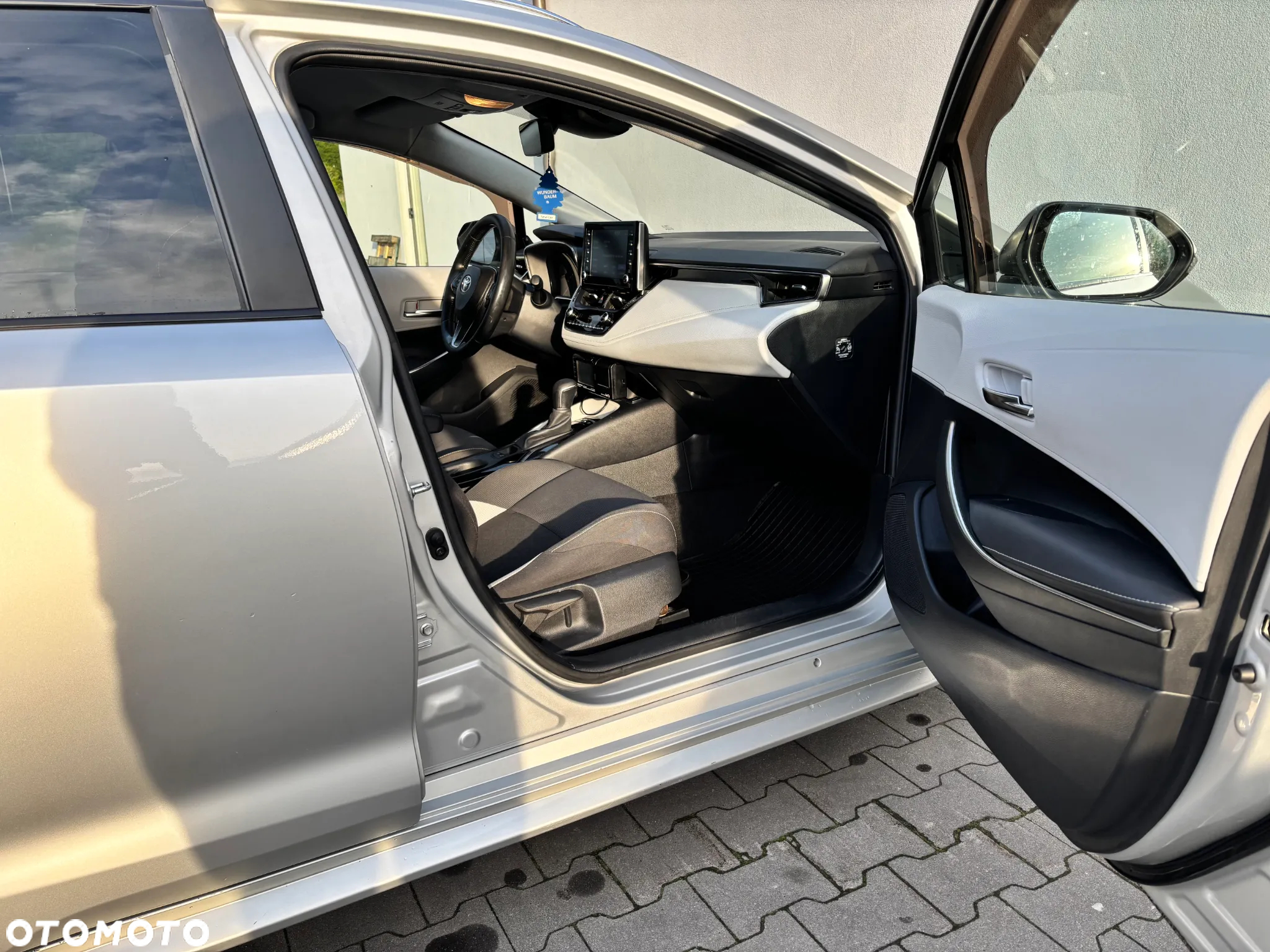 Toyota Corolla 1.8 Hybrid Comfort - 12