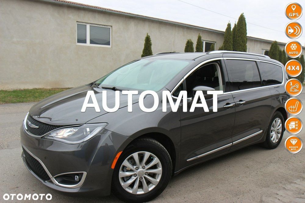 Chrysler Pacifica - 2