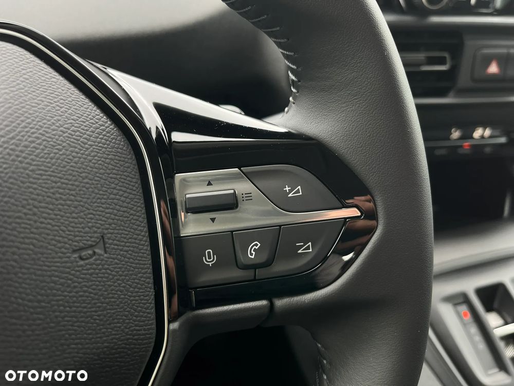 Peugeot eRifter - 11