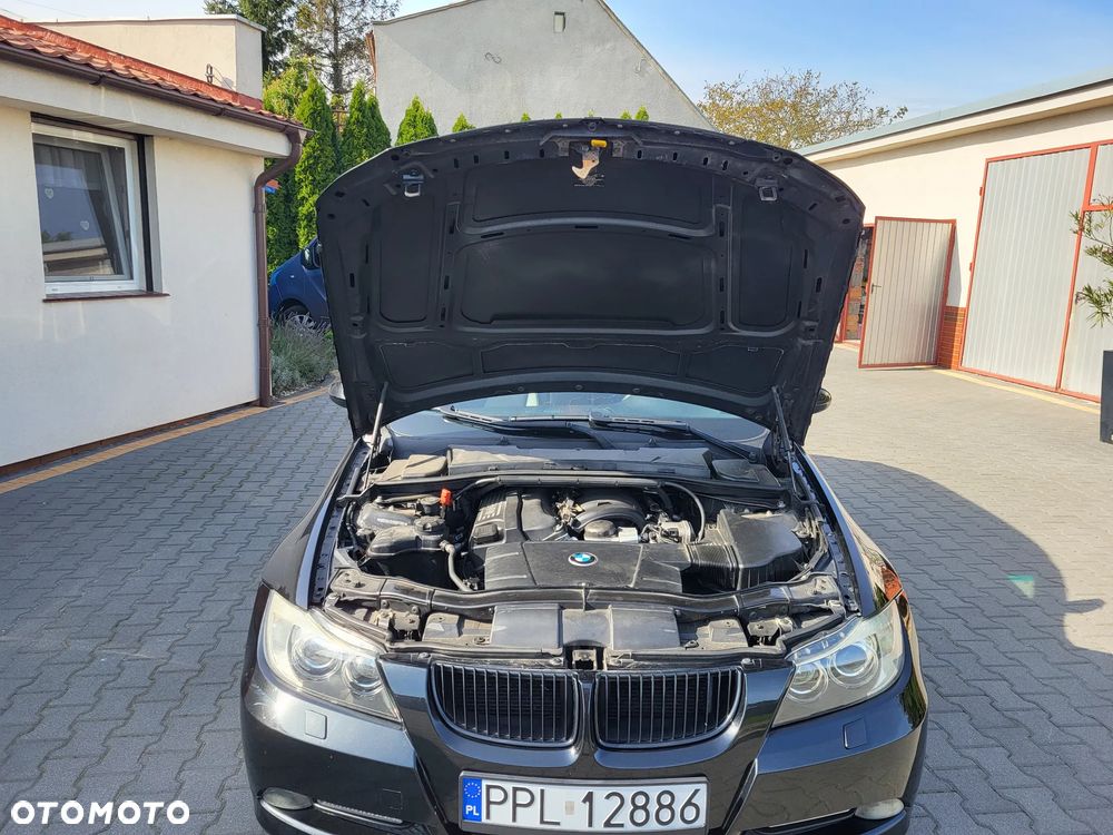 BMW Seria 3 318i - 24