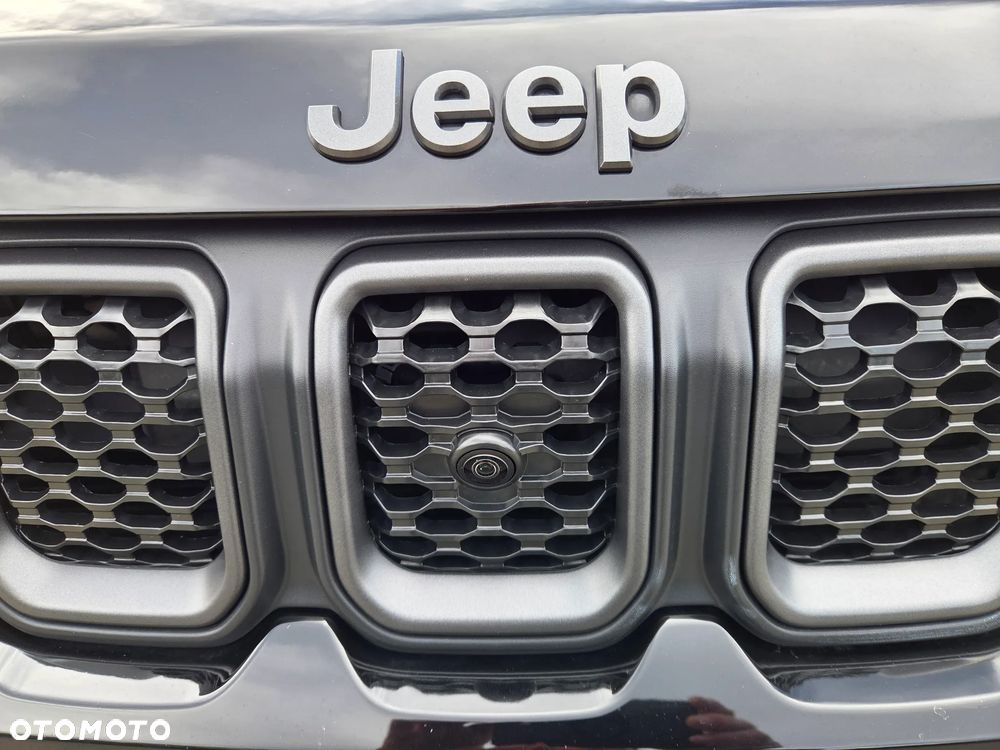 Jeep Compass - 24