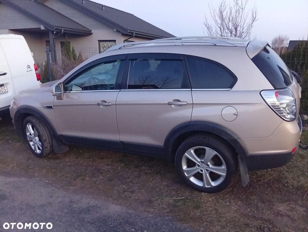 Chevrolet Captiva 2.2 D LT+ - 11