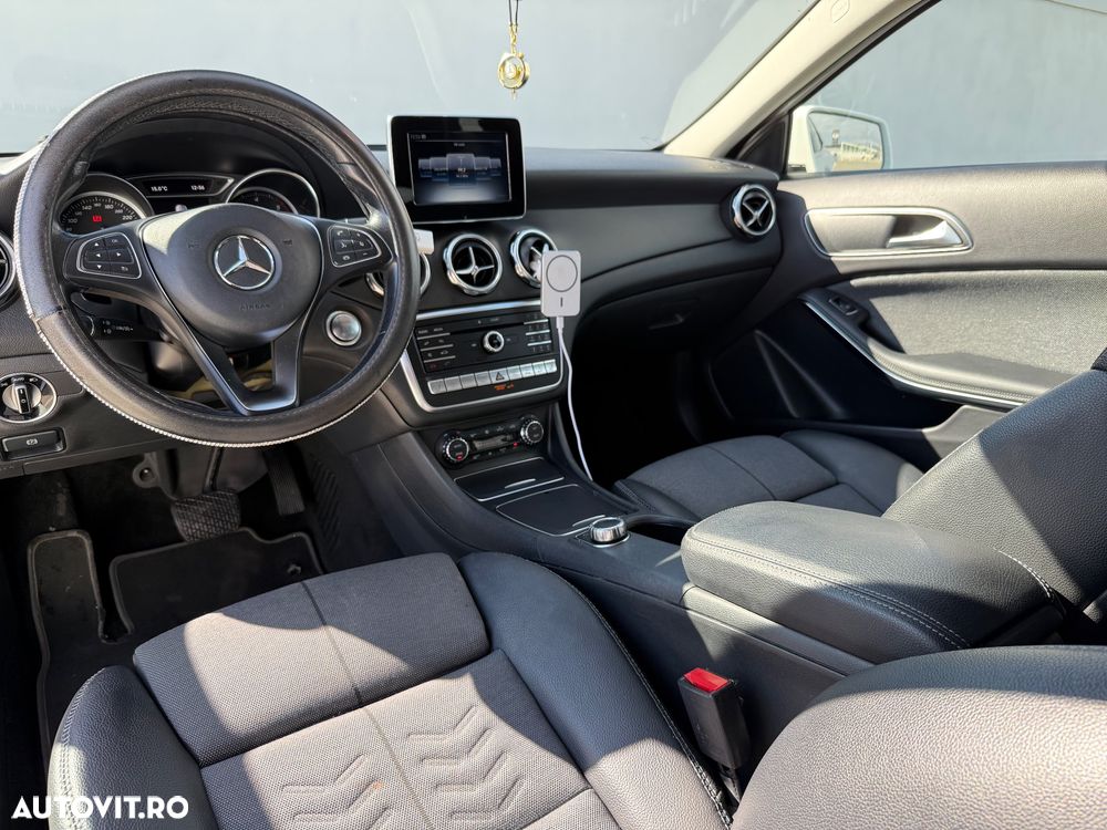 Mercedes-Benz GLA 200 d 4MATIC Aut. - 18