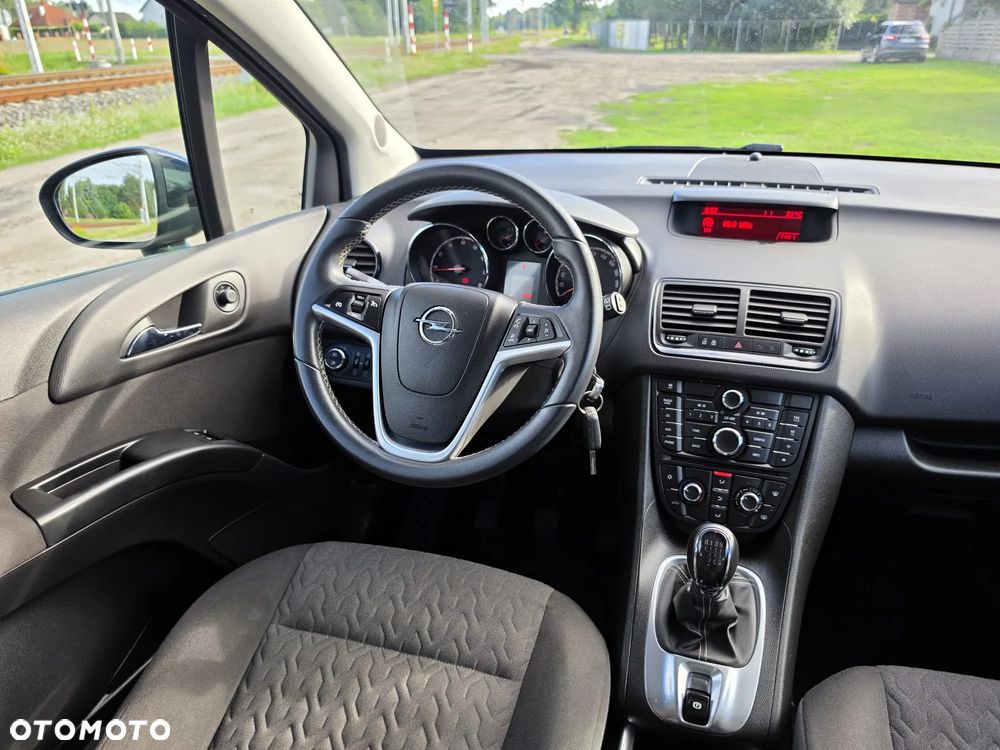 Opel Meriva 1.4 T Essentia - 11