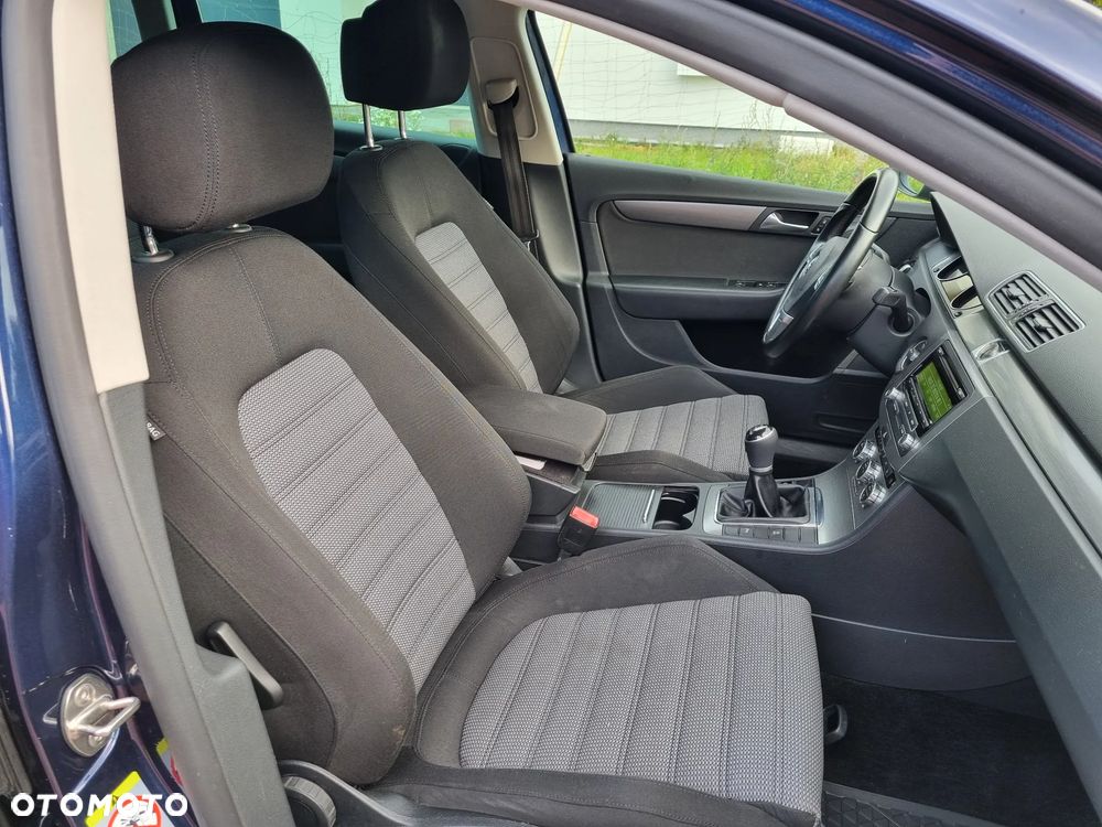 Volkswagen Passat 2.0 TDI Highline - 13