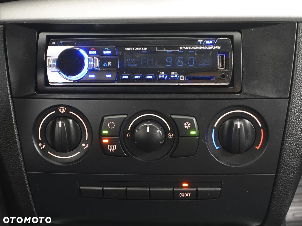 BMW Seria 1 116i - 31