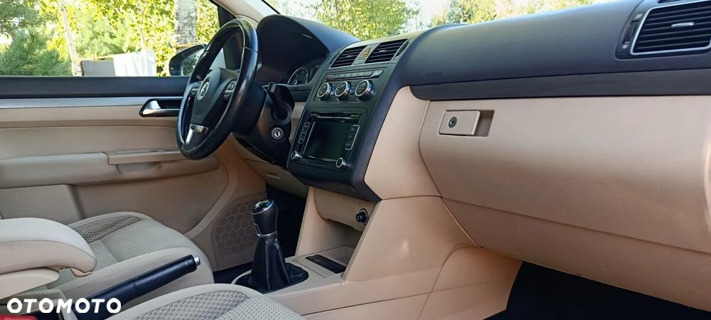 Volkswagen Touran 1.6 TDI DPF BlueMotion Technology Life - 16