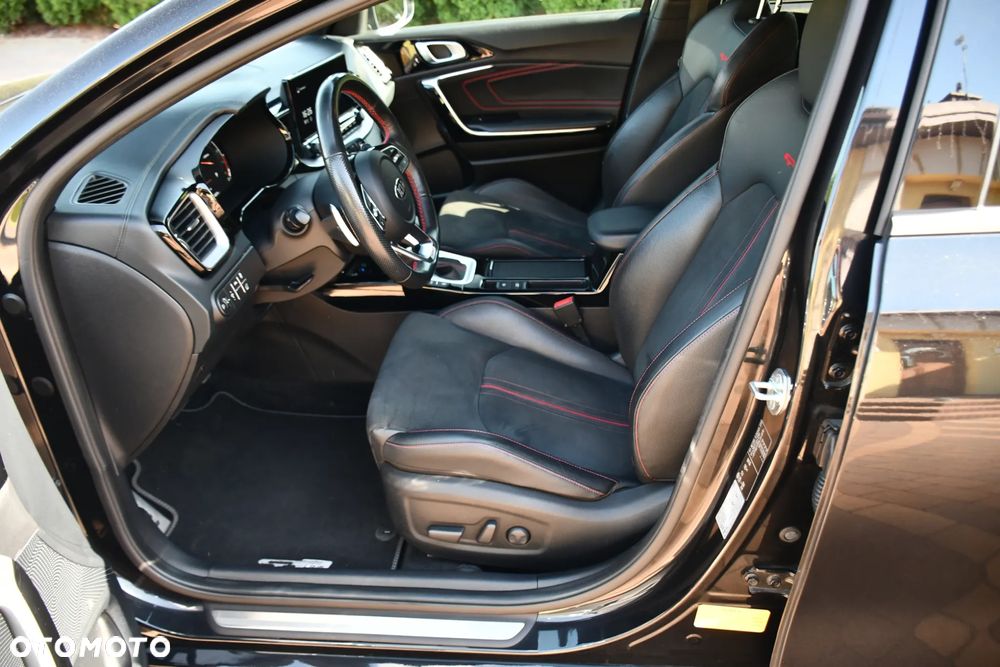 Kia ProCeed - 15