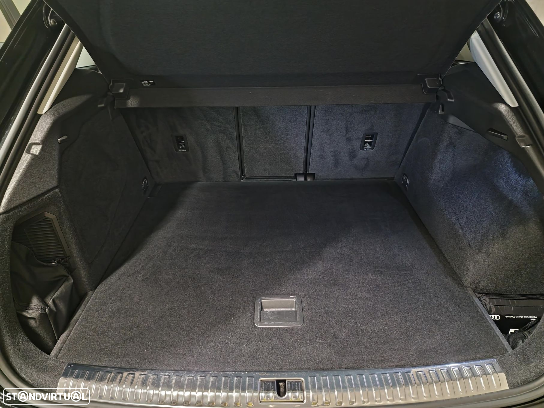 Audi Q3 45 TFSIe S line S tronic - 37
