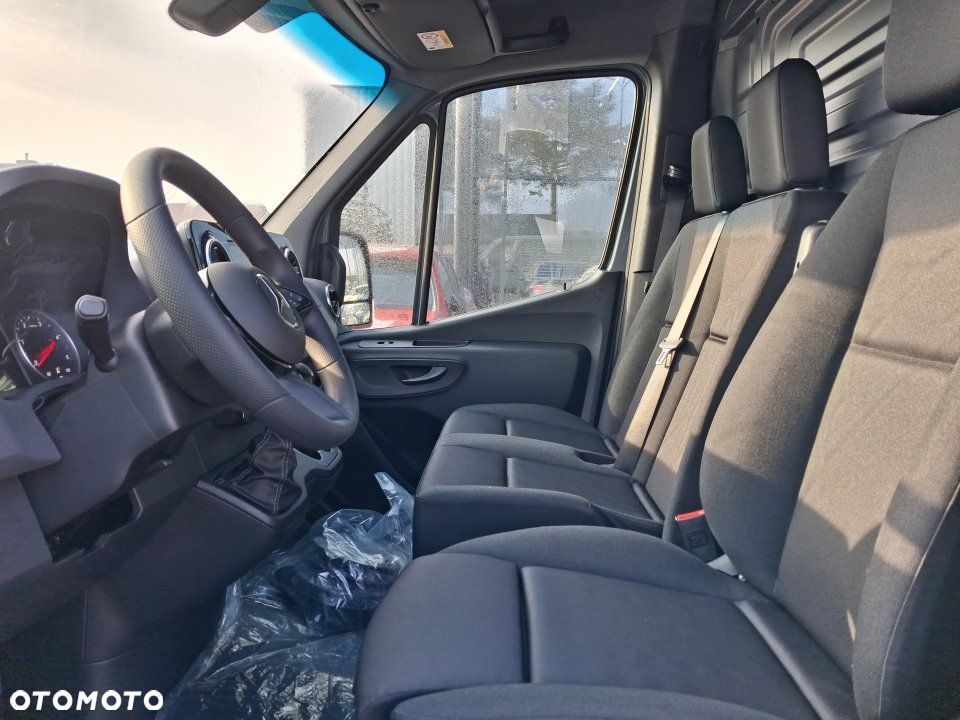 Mercedes-Benz Sprinter - 9