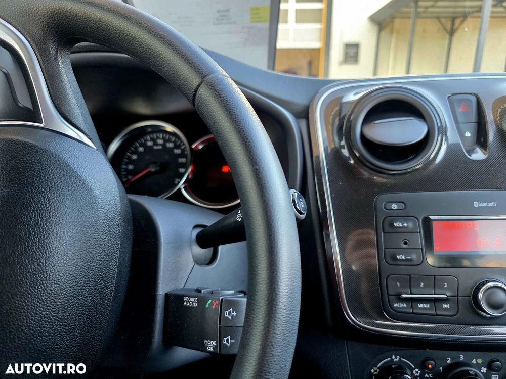 Dacia Logan 0.9 TCe Ambiance - 29