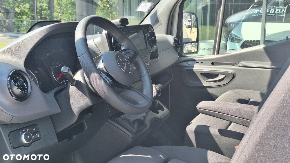 Mercedes-Benz Sprinter - 3