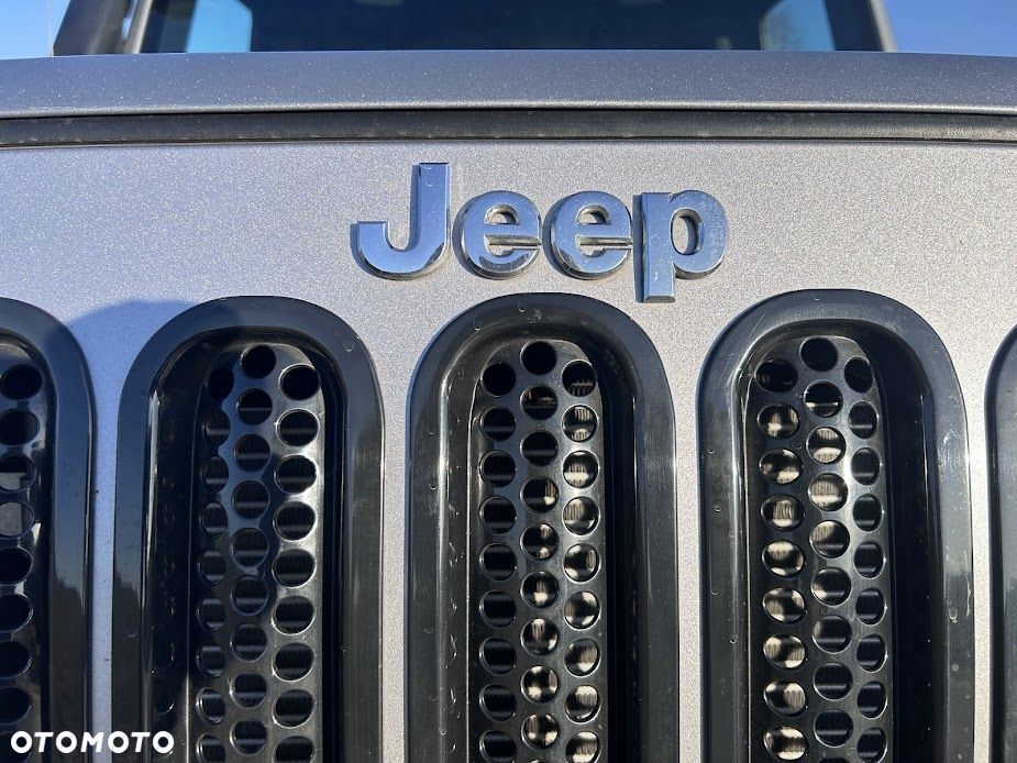 Jeep Wrangler - 25