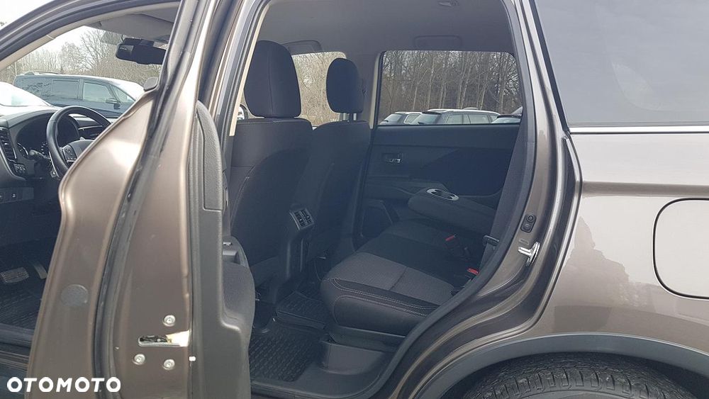 Mitsubishi Outlander 2.0 2WD CVT Spirit - 24