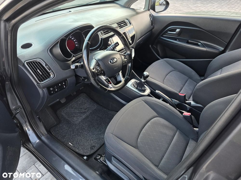 Kia Rio 1.2 Dream Team Edition - 4