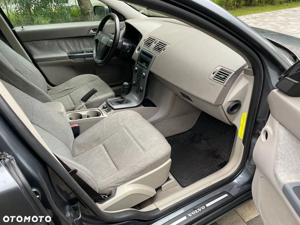 Volvo S40 2.0D Momentum - 8