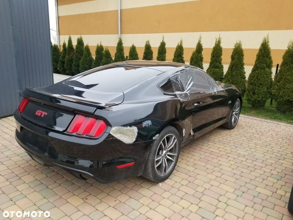 Ford Mustang 5.0 V8 GT - 13