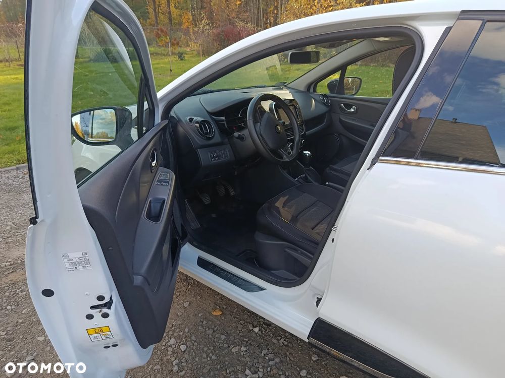 Renault Clio 1.2 16V Limited Plus - 12