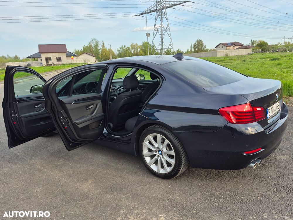 BMW Seria 5 525d xDrive AT - 17