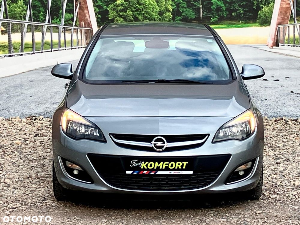 Opel Astra 1.6 Turbo 150 Jahre - 3
