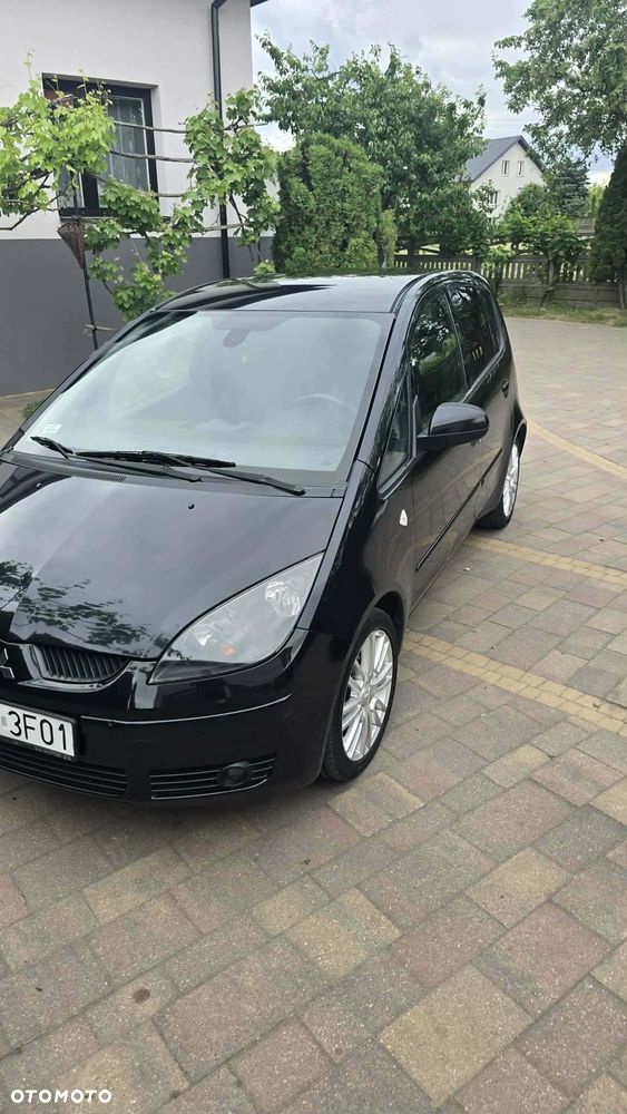 Mitsubishi Colt 1.1 - 12
