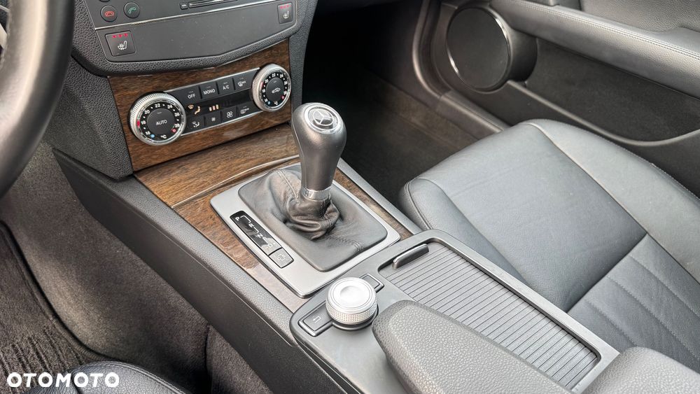 Mercedes-Benz Klasa C 200 T Kompressor Automatik Elegance - 23