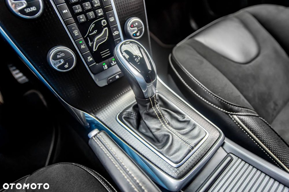 Volvo V40 D4 Geartronic RDesign - 40