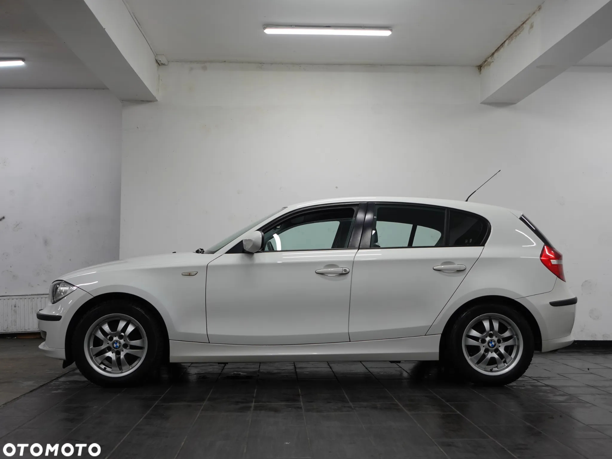 BMW Seria 1 116i - 5