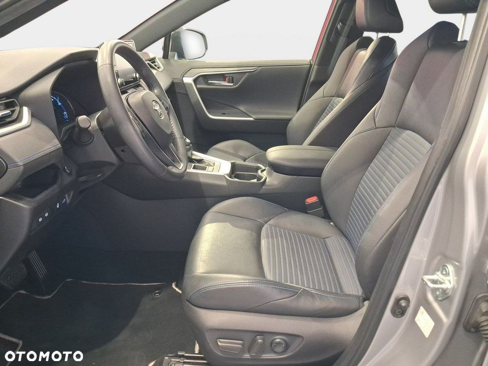 Toyota RAV4 - 10