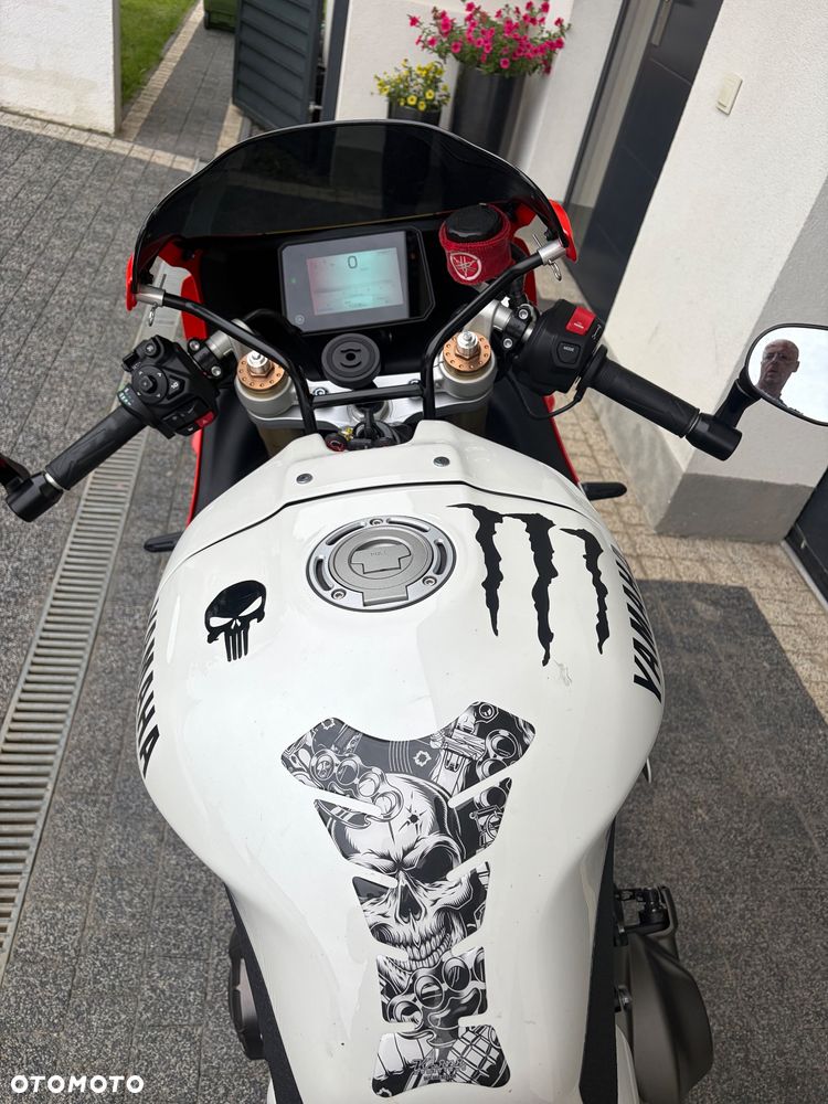 Yamaha XSR - 6