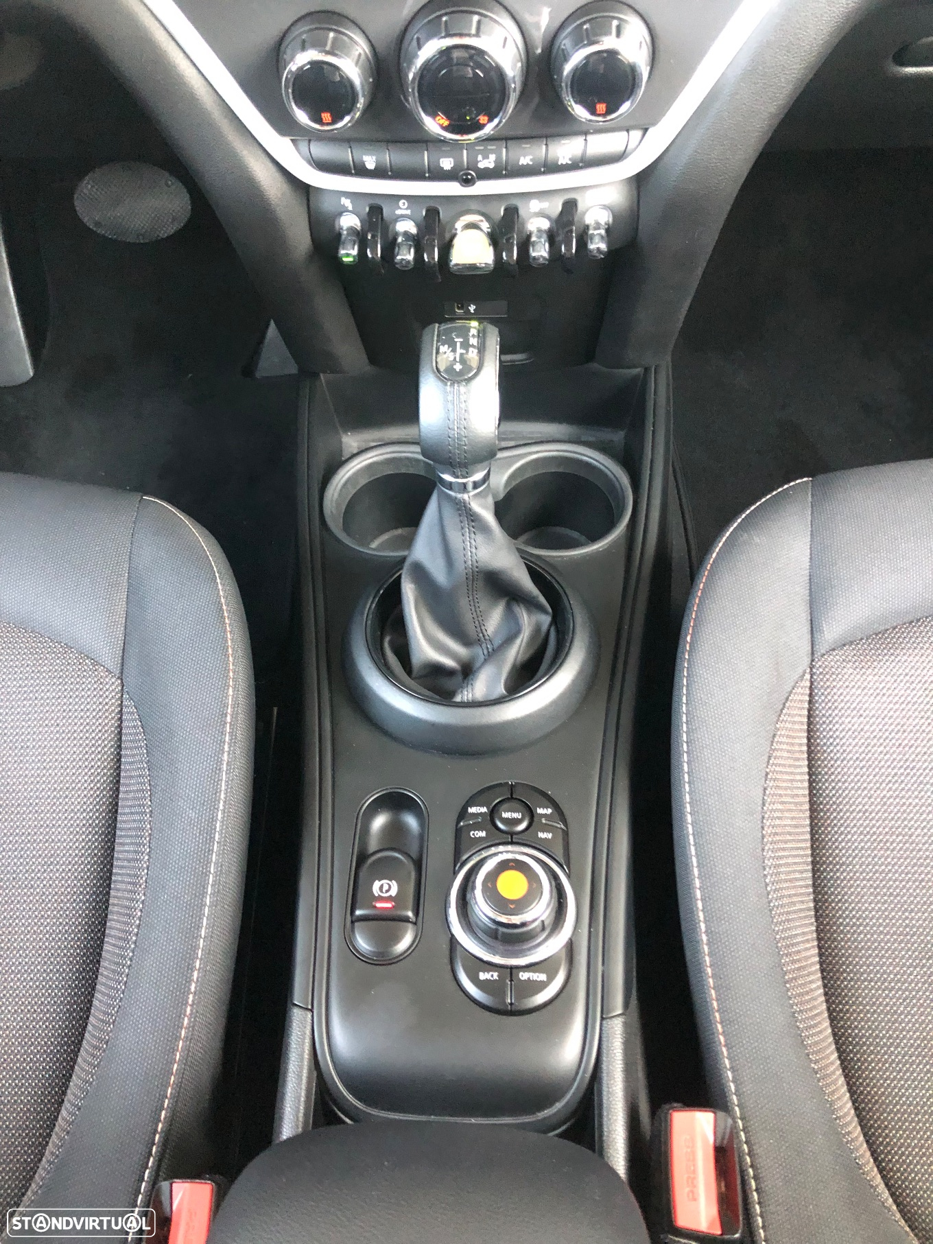 MINI Countryman Cooper SE ALL4 Auto - 33