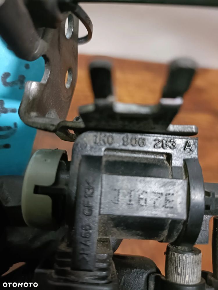 AUDI Q7 4L 05-15 4,2 TDI zawór podciśnienia 1K0906283A * - 3