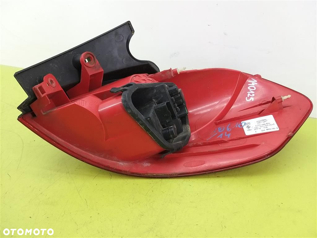 Lampa lewa tylna tył Renault Clio III KOMBI 2005-2012 MAKO 8200586843 - 2
