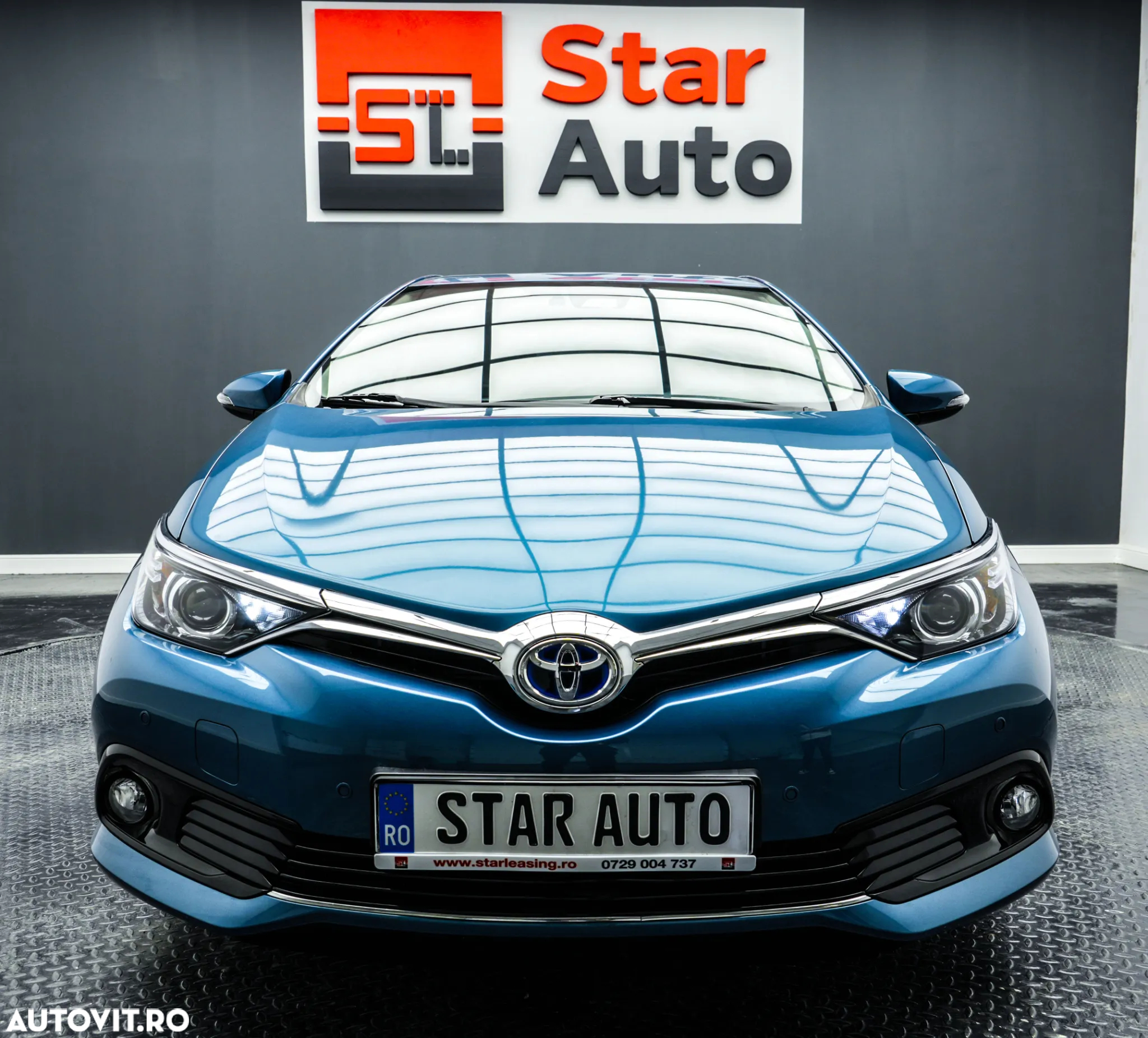 Toyota Auris 1.8 L VVT-i Hybrid Sol - 3