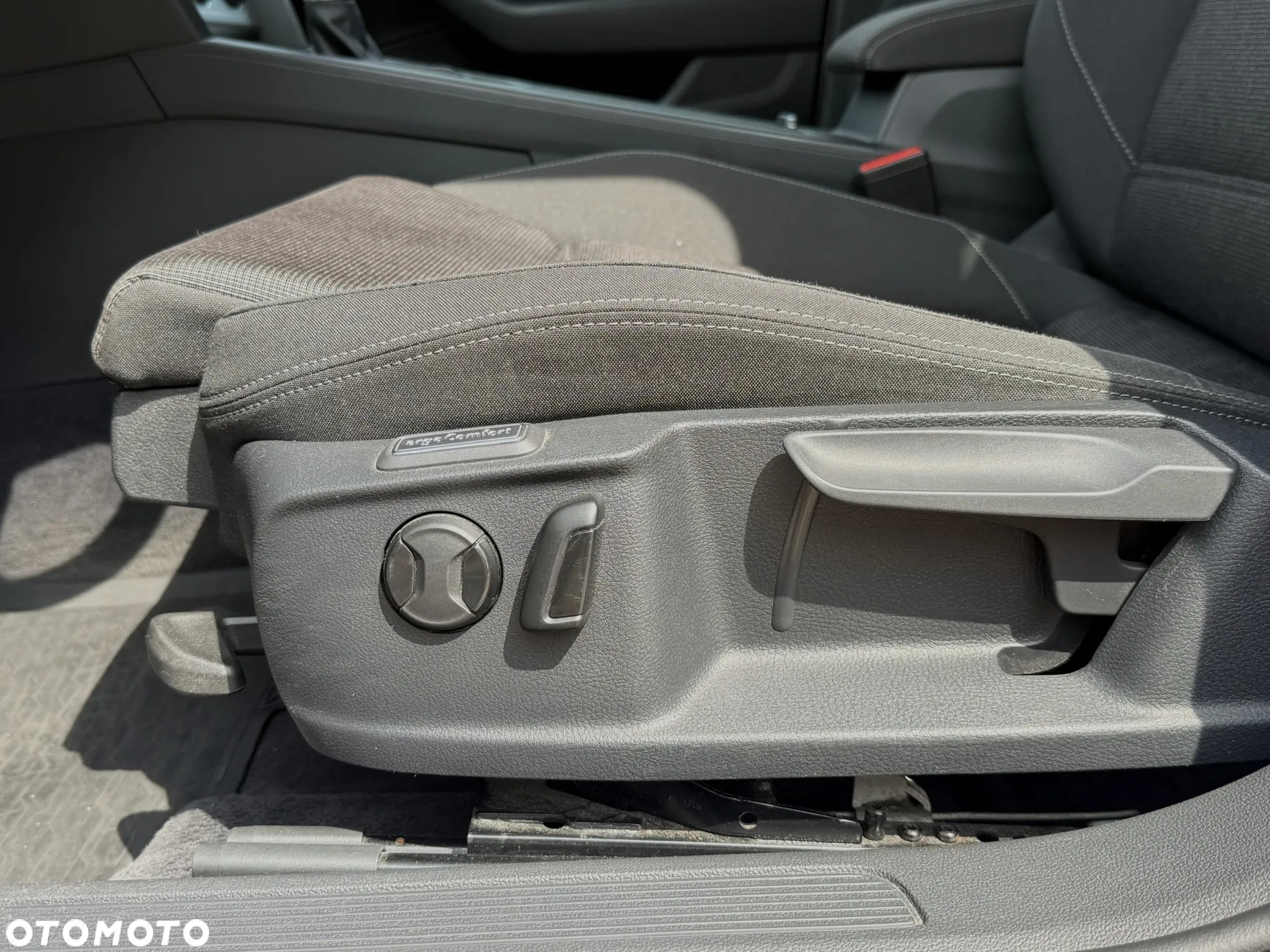 Volkswagen Passat Variant 1.4 TSI ACT (BMT) DSG Comfortline - 11
