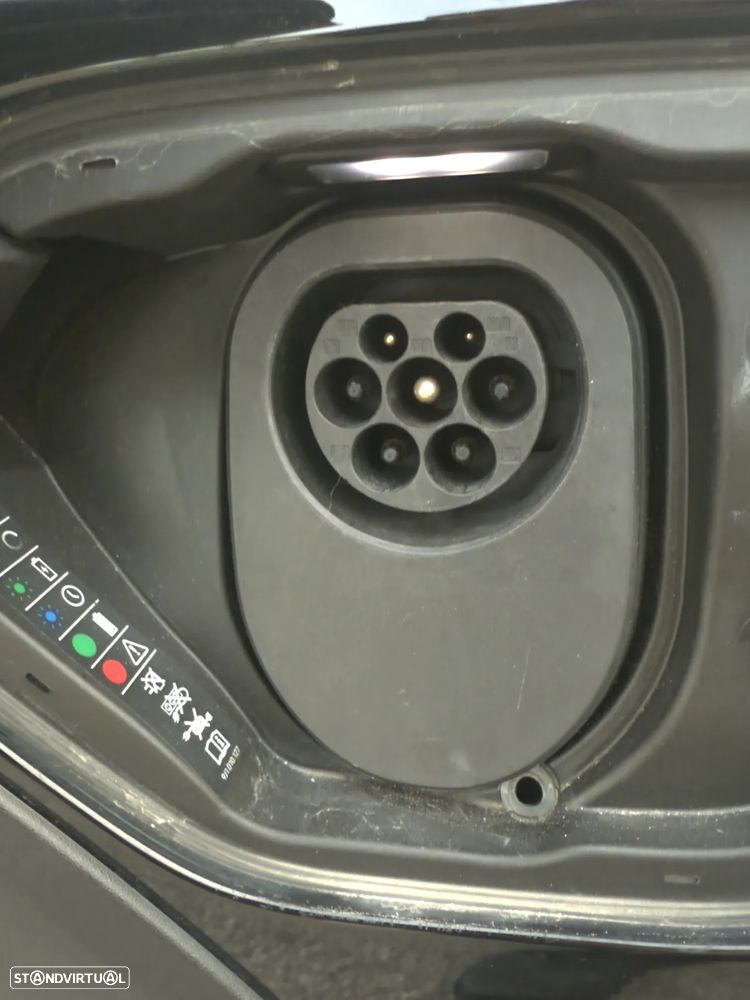 Porsche Taycan Cross Turismo 4 - 10