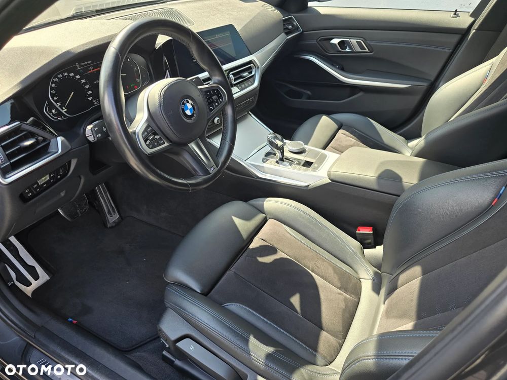 BMW Seria 3 318d M Sport - 9