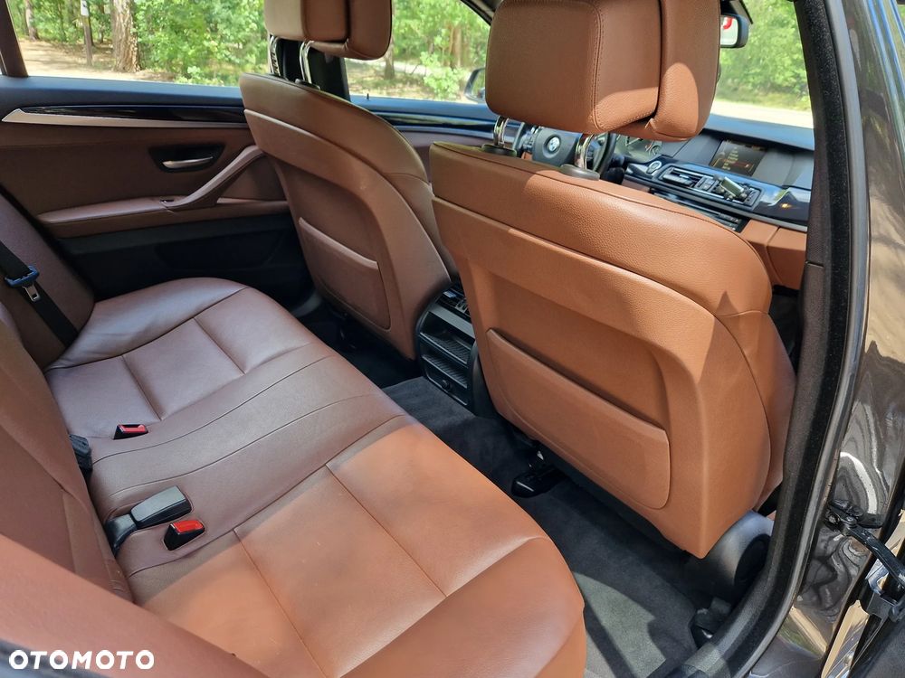 BMW Seria 5 520d Luxury Line - 23