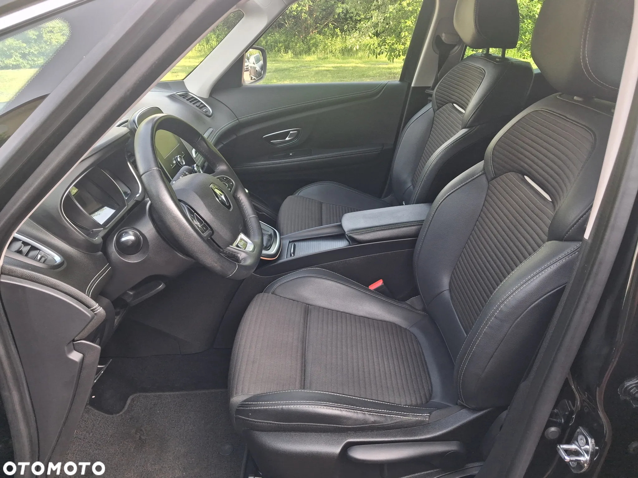Renault Scenic BLUE dCi 120 BUSINESS EDITION - 3
