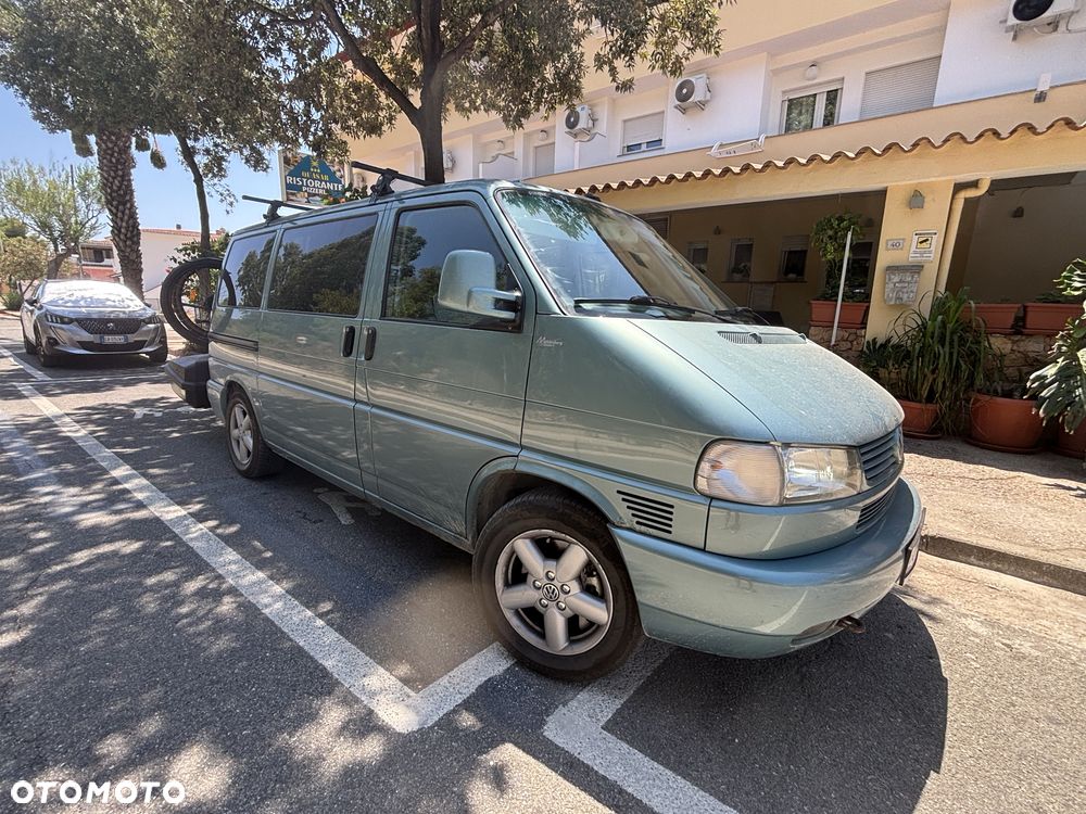 Volkswagen Multivan - 1