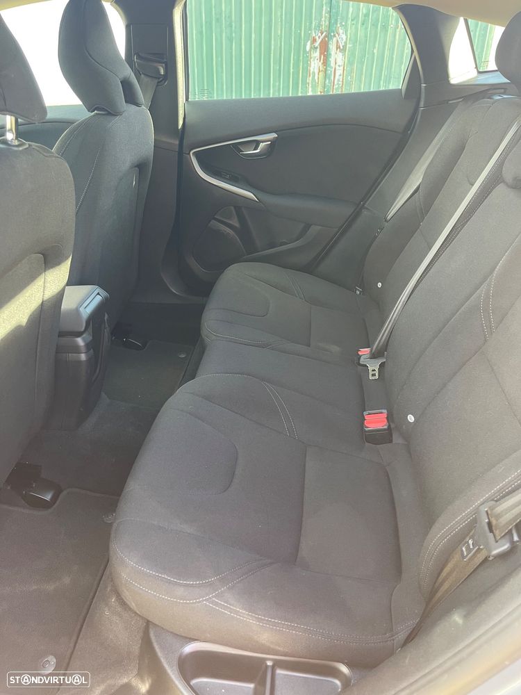 Volvo V40 2.0 D2 Kinetic - 25