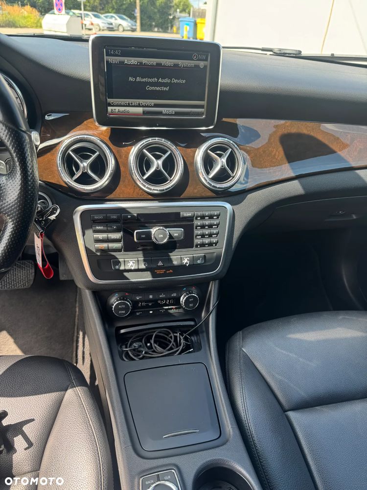 Mercedes-Benz CLA 250 4-Matic - 22