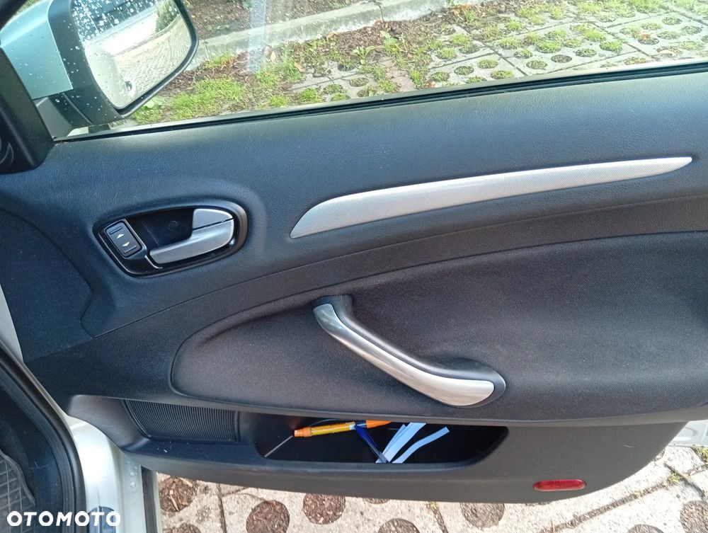 Ford Mondeo 1.6 Titanium - 24