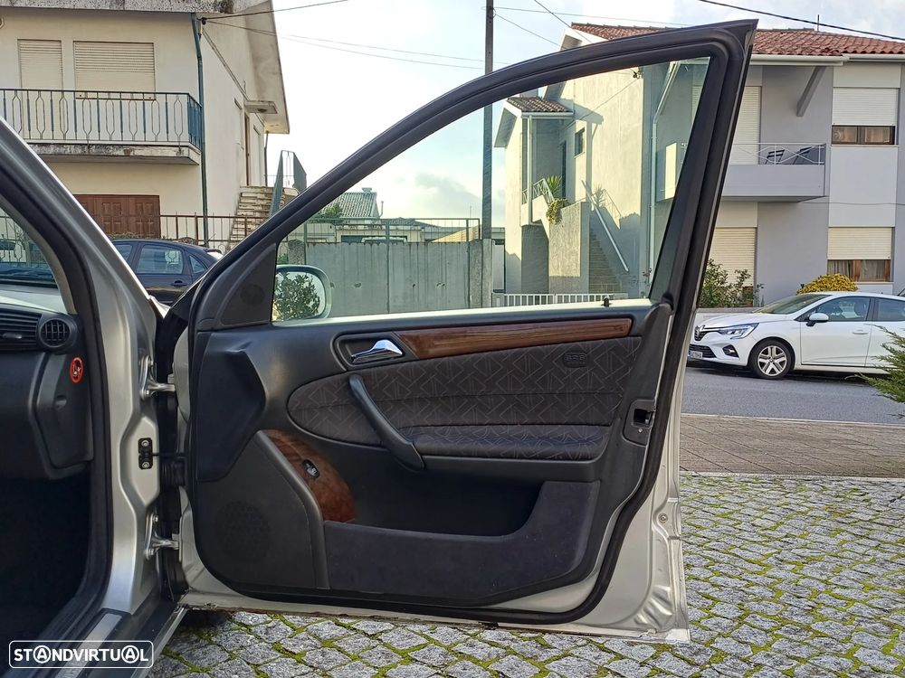 Mercedes-Benz C 220 CDI Auto Avantgarde - 32