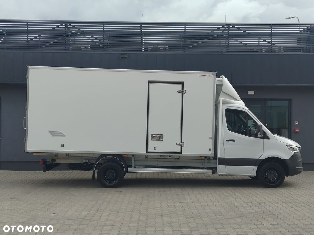 Mercedes-Benz Sprinter - 4