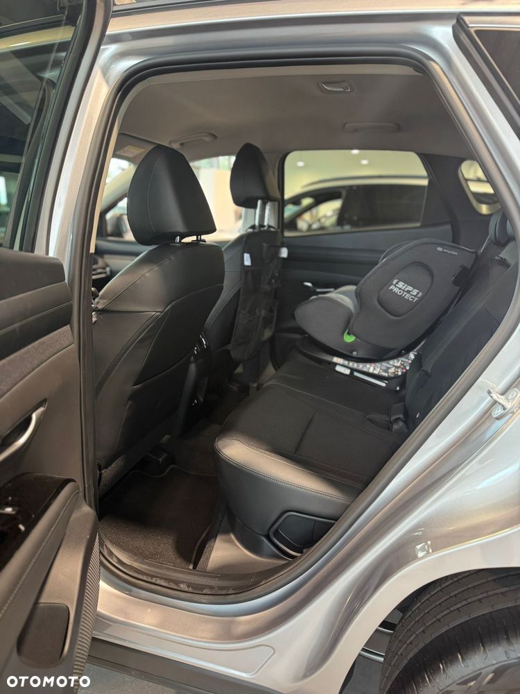 Hyundai Tucson 1.6 T-GDi HEV Smart Black 2WD - 16