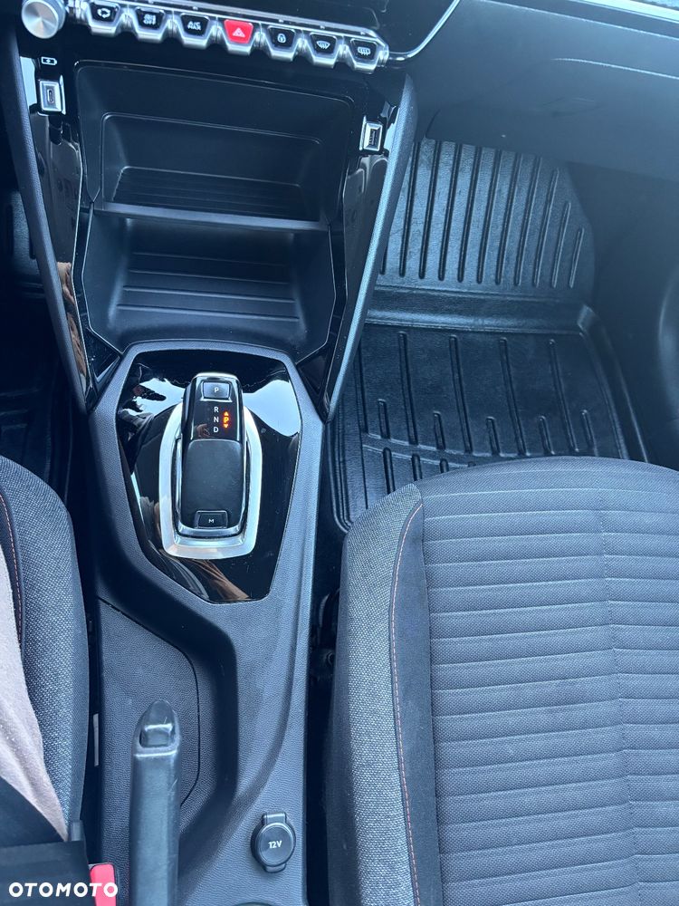 Peugeot 208 1.2 PureTech Active S&S EAT8 - 23