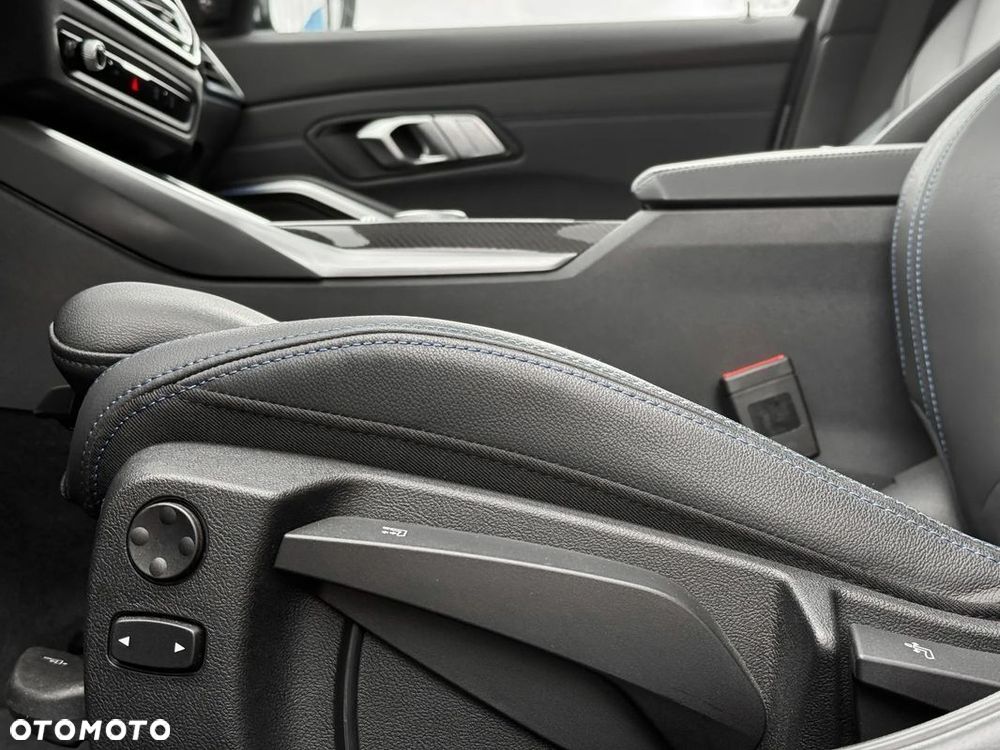 BMW Seria 3 320d xDrive M Sport - 24