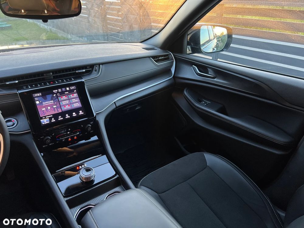 Jeep Grand Cherokee - 20
