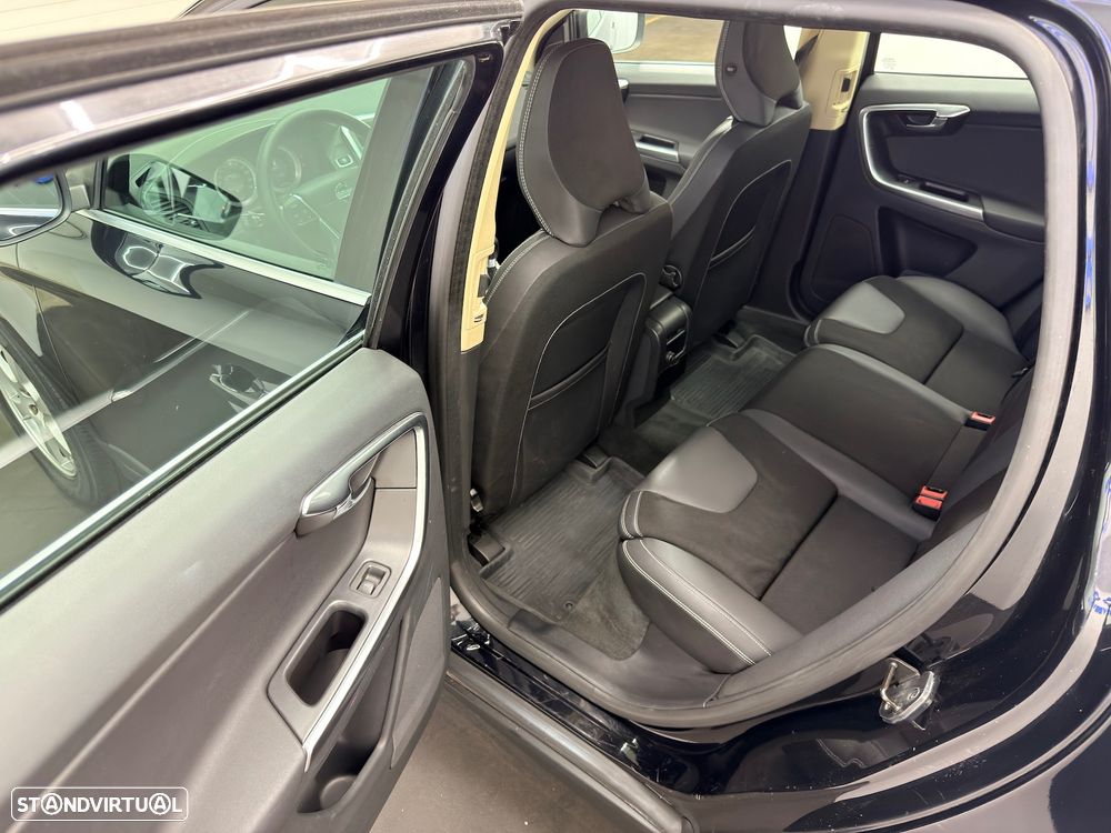 Volvo XC 60 2.0 D4 DRIVe Momentum - 15
